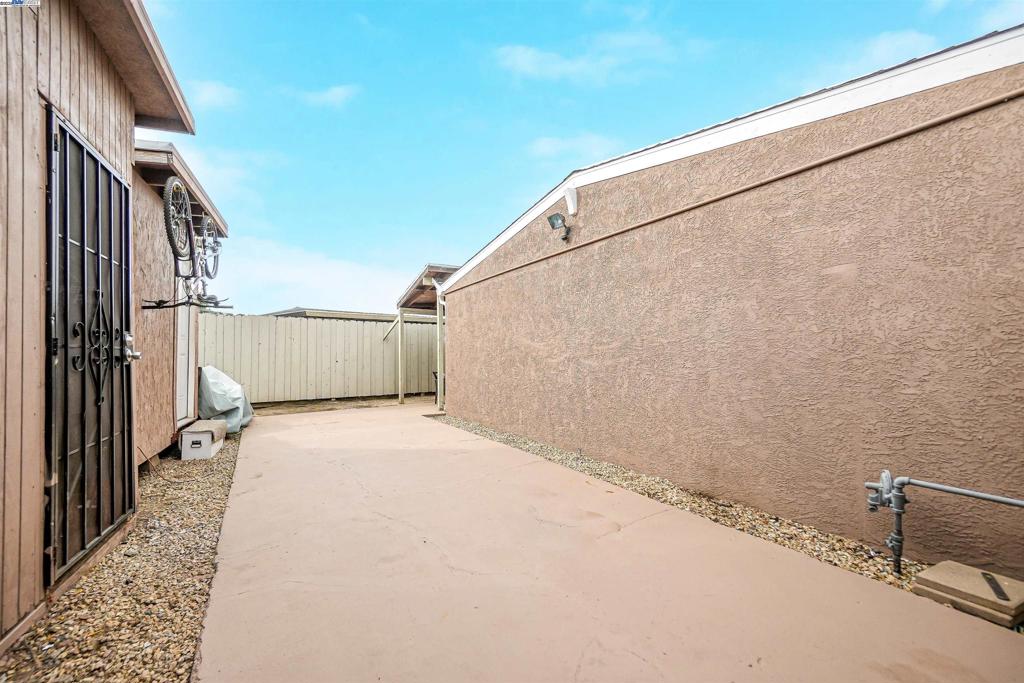 HAYWARD - Residential