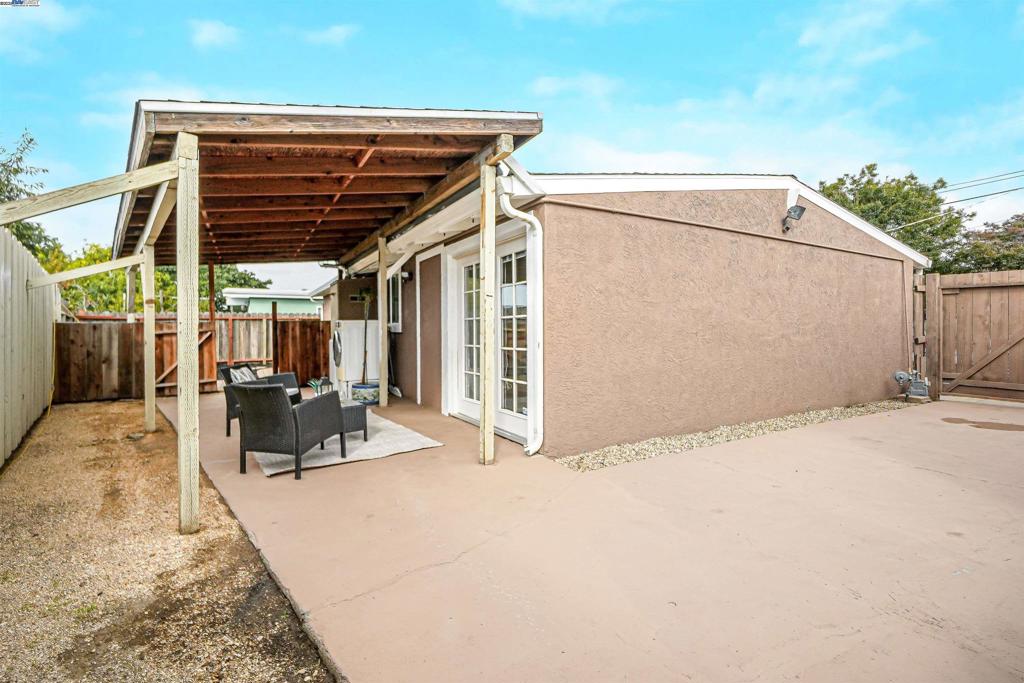 HAYWARD - Residential