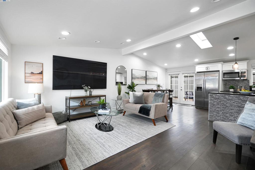 HAYWARD - Residential
