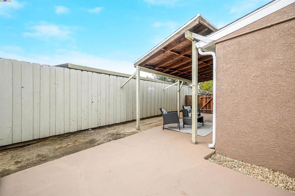 HAYWARD - Residential