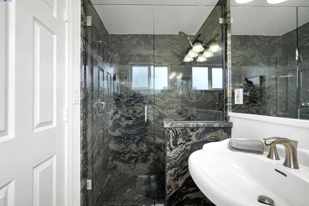 HAYWARD - Residential