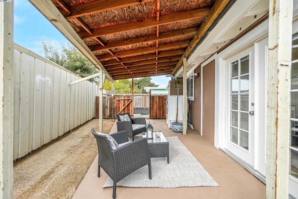 HAYWARD - Residential