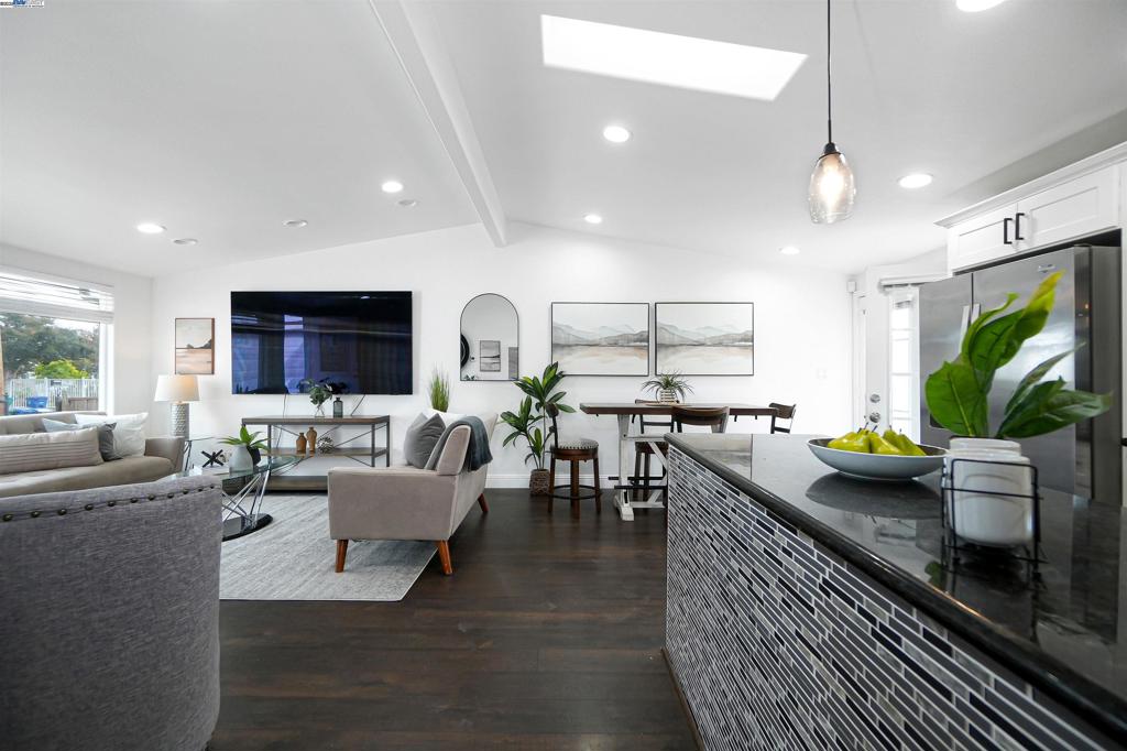 HAYWARD - Residential