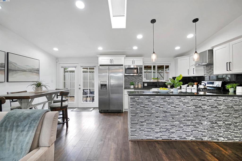 HAYWARD - Residential