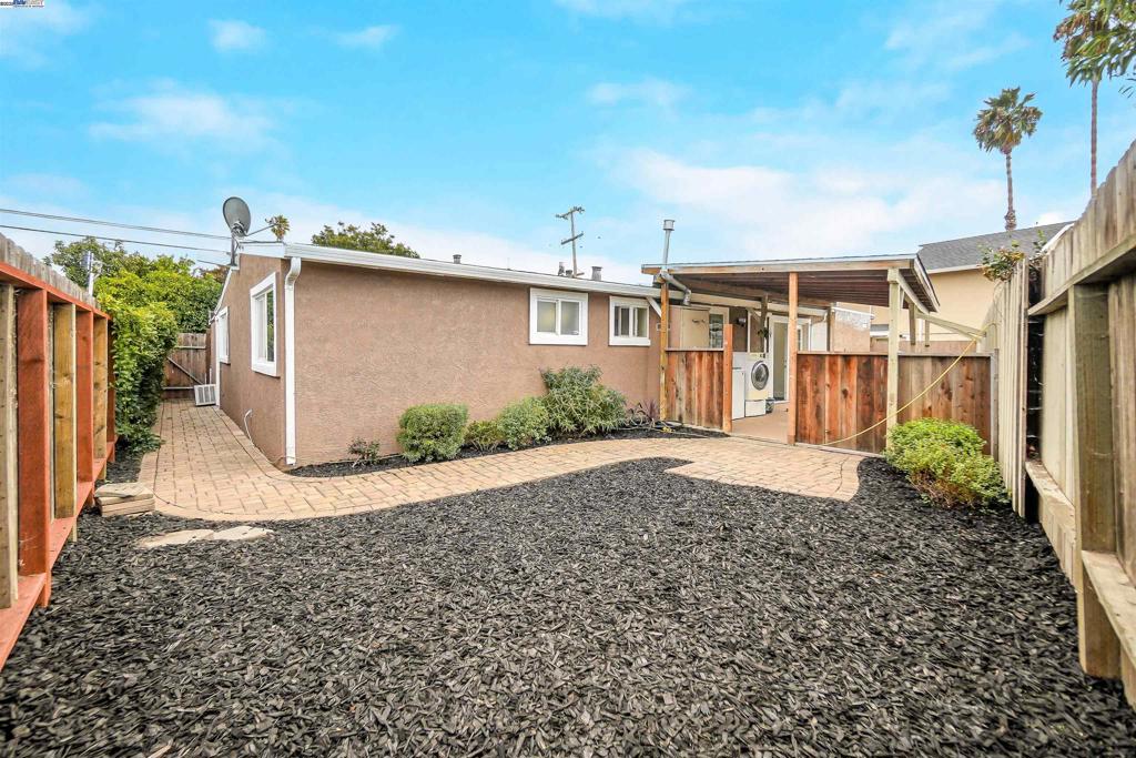 HAYWARD - Residential