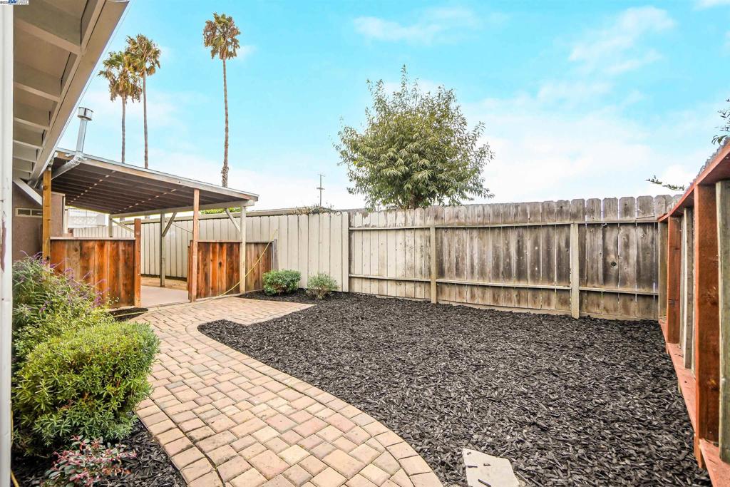 HAYWARD - Residential