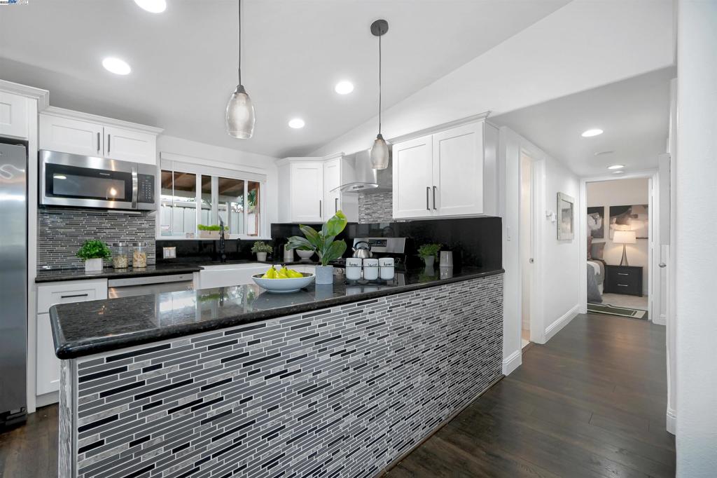 HAYWARD - Residential