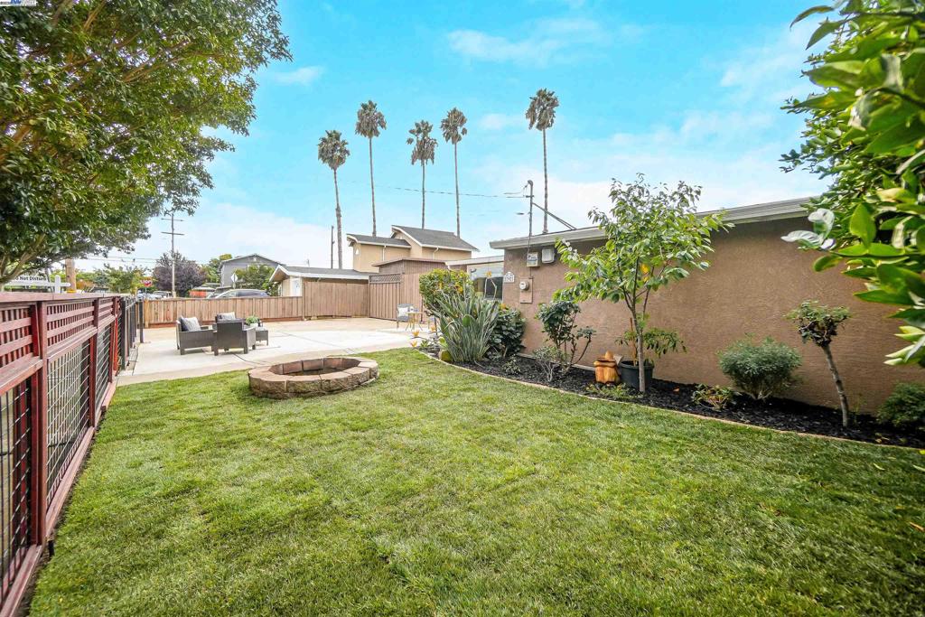 HAYWARD - Residential
