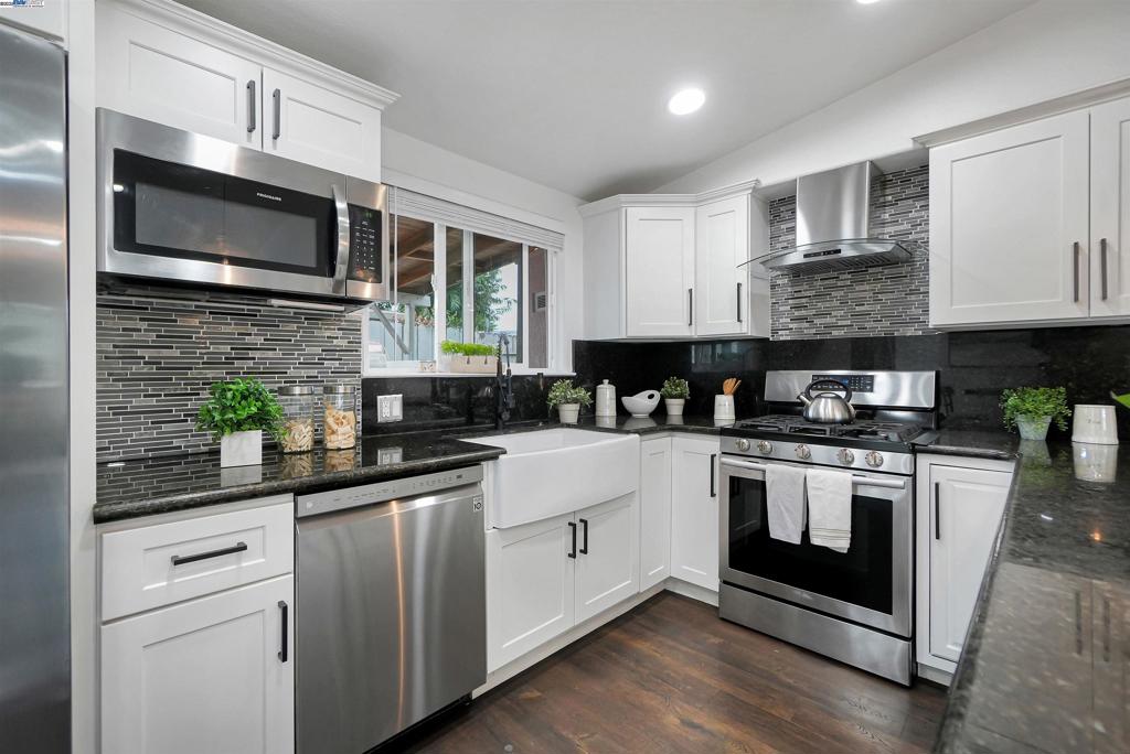 HAYWARD - Residential