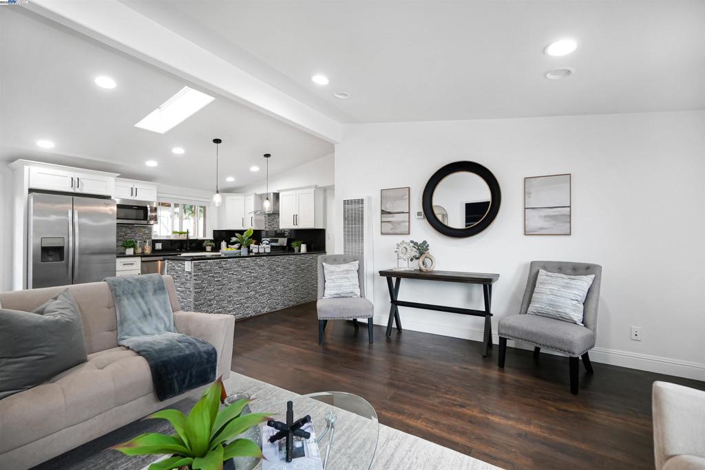 HAYWARD - Residential