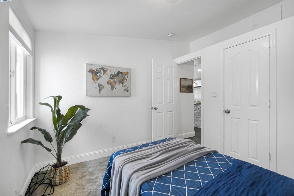 HAYWARD - Residential