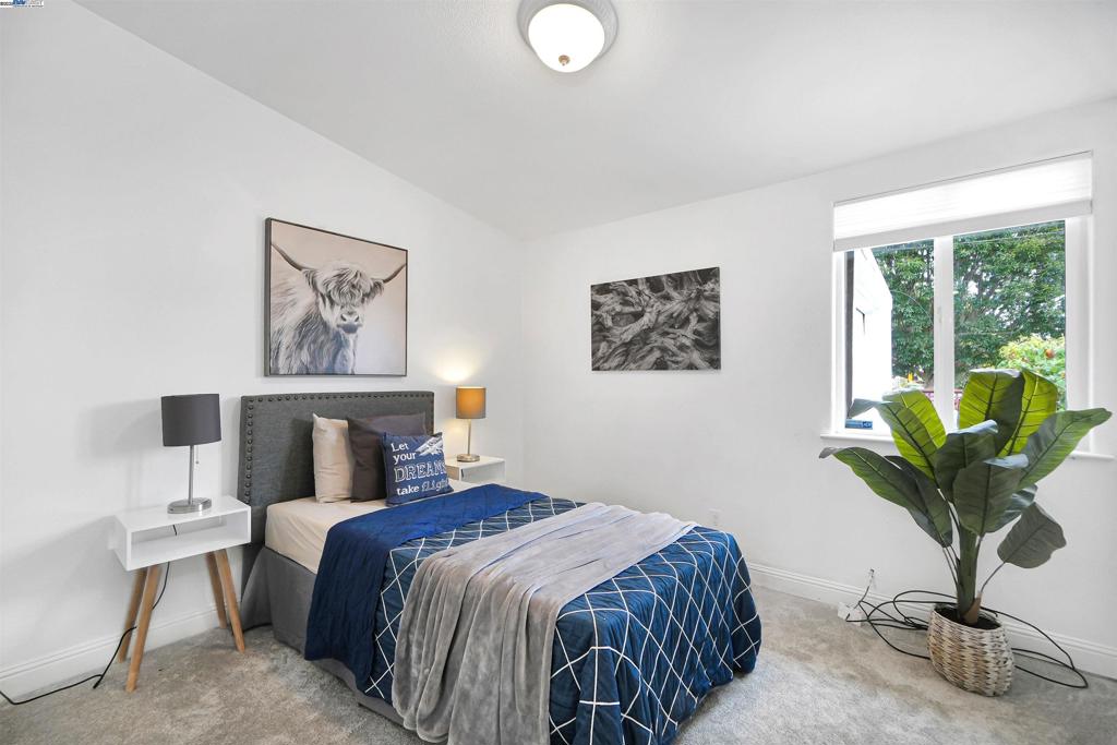 HAYWARD - Residential