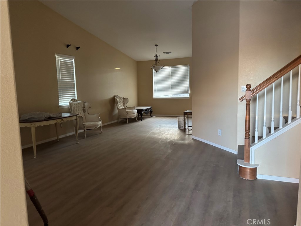 594 Hyacinth Road