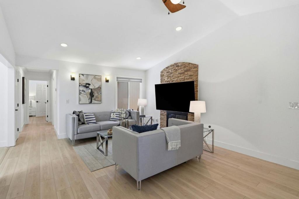 2736 Reno Drive