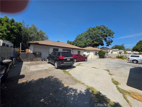Photo of 10471 El Dorado AVE, Los Angeles, CA 91331 (MLS # SR26175913)