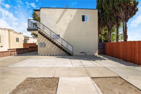 Photo of 564 W Macarthur AVE, San Pedro, CA 90731 (MLS # SB26145747)