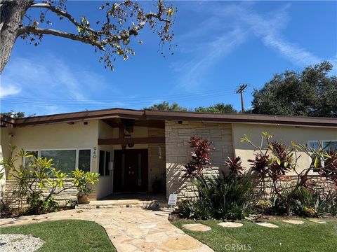 Photo of 940 Crestview Dr, Pasadena, CA 91107 (MLS # PF26045144)
