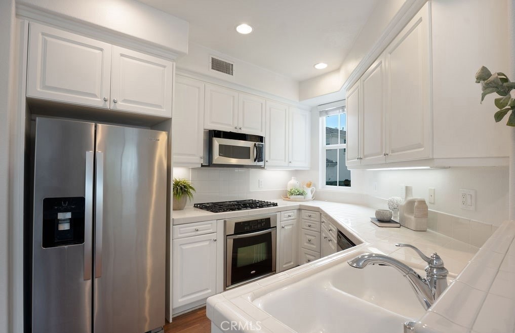Tustin Village (TV) - Residential Lease