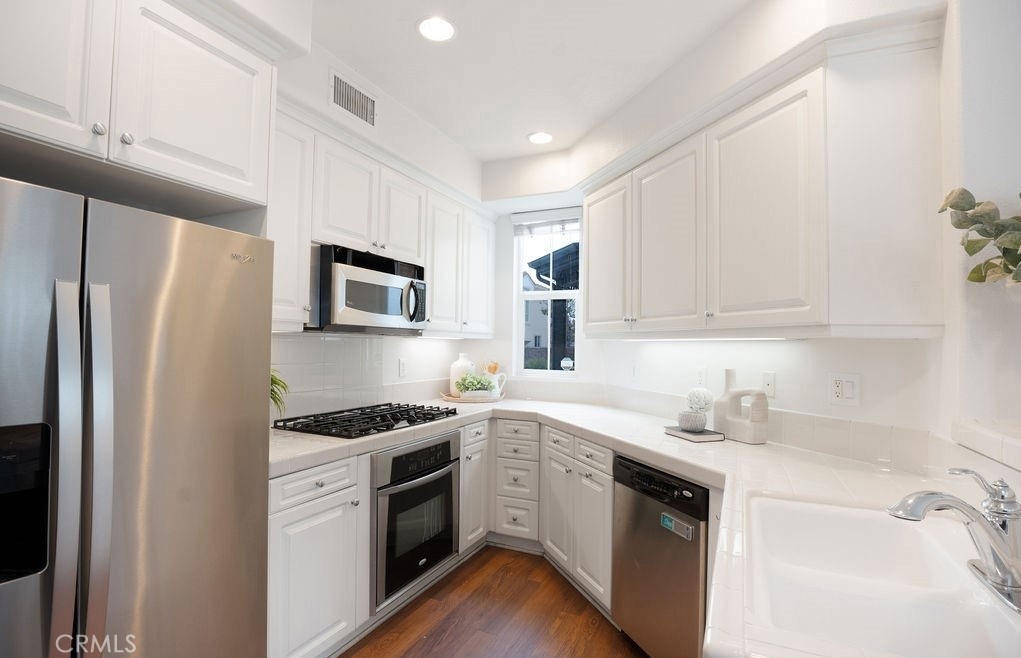 Tustin Village (TV) - Residential Lease