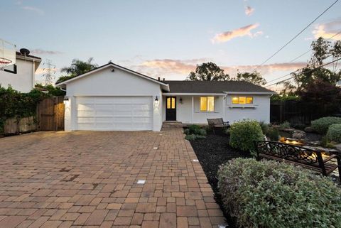 Photo of 953 W Cardinal Drive, Sunnyvale, CA 94087 (MLS # ML82044467)