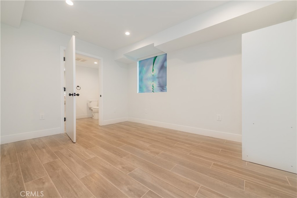 Properties 2 5652 La Mirada Avenue