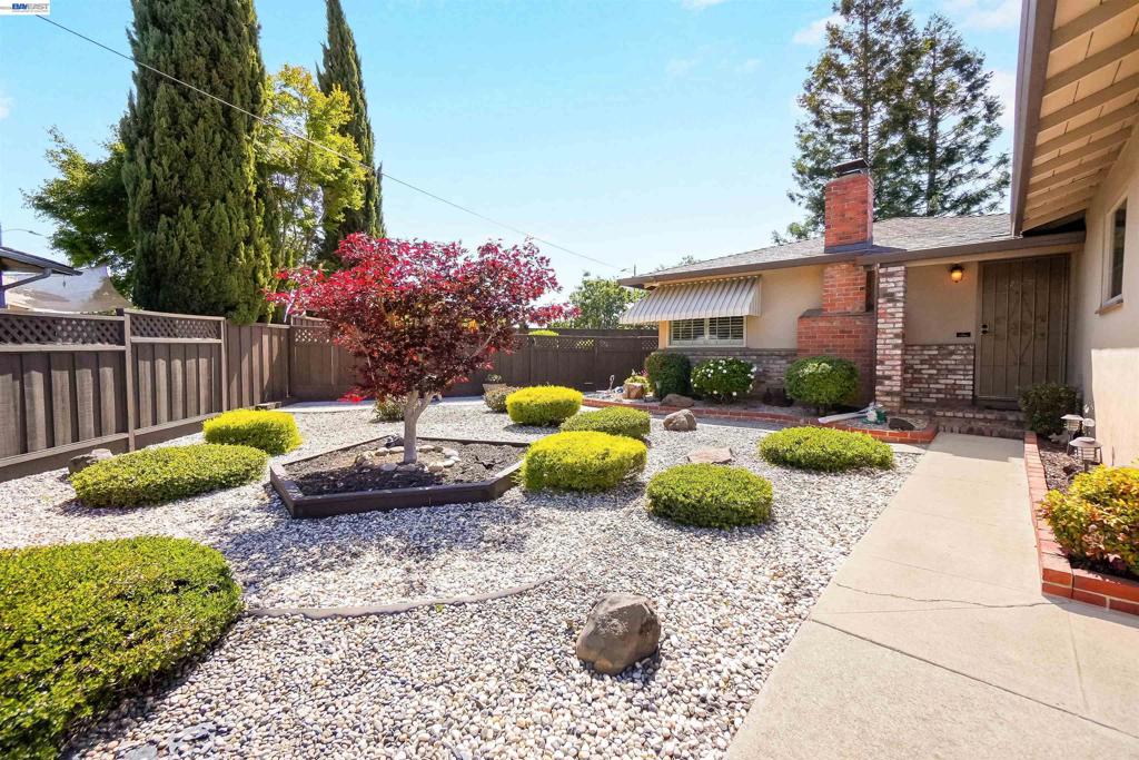 506 Caleb Pl