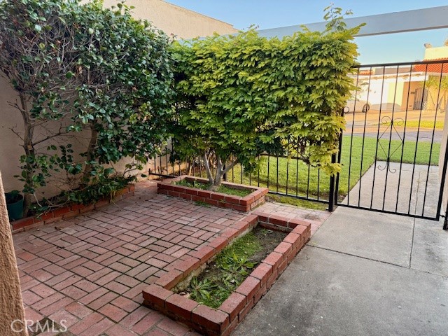 17708 17708 La Rosa Lane