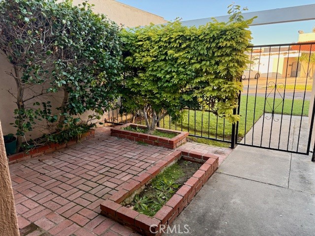 17708 17708 La Rosa Lane