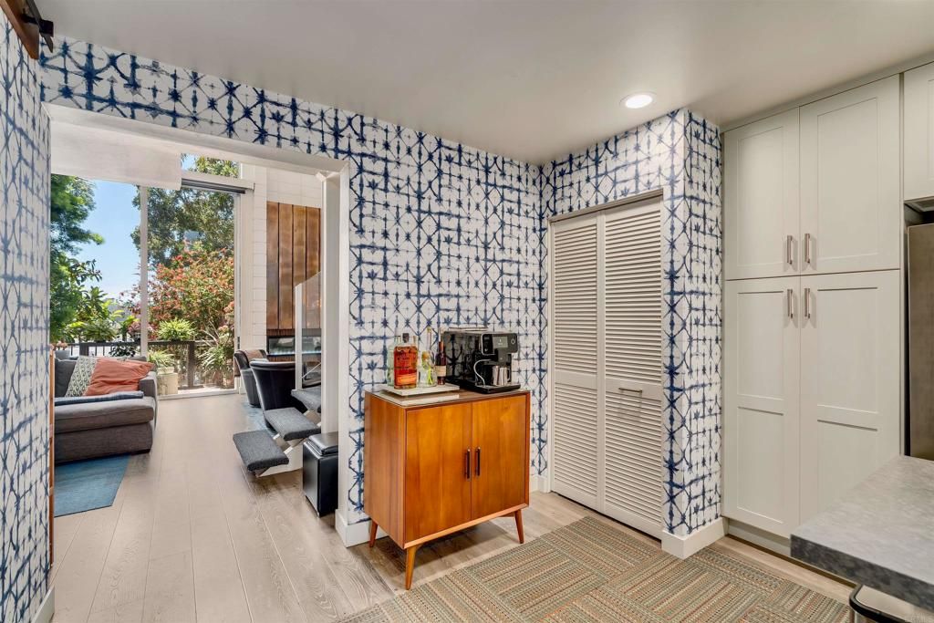 listing image 130725008007842821175