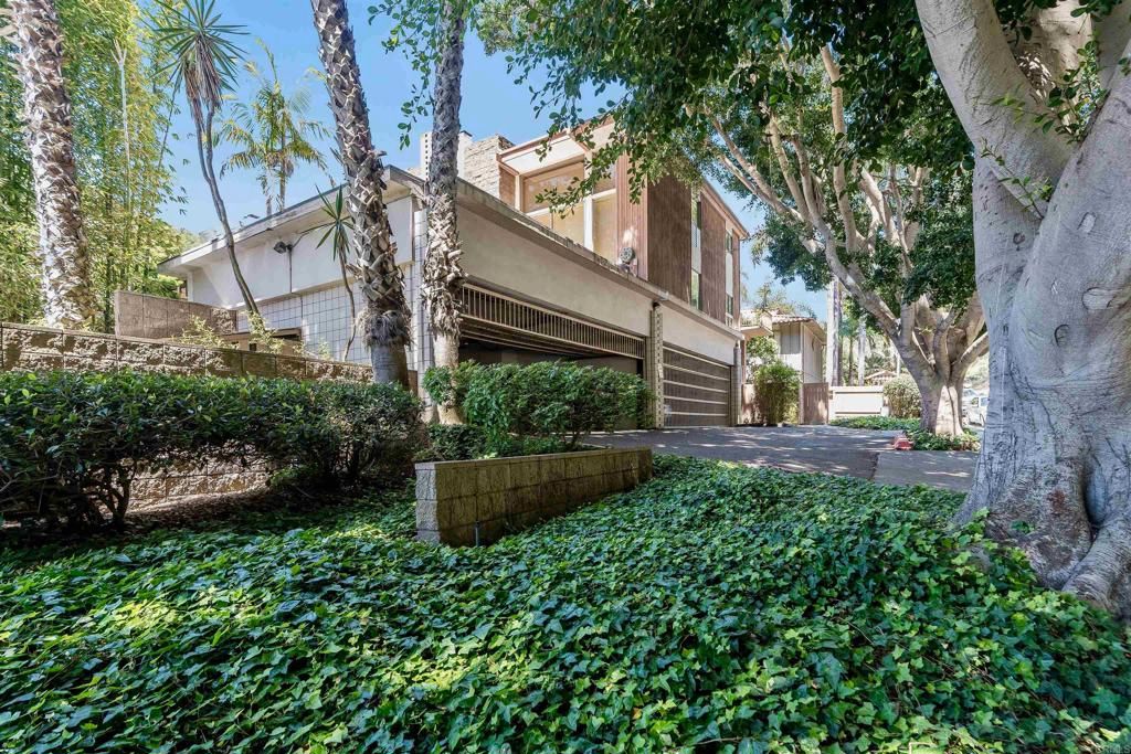listing image 130726045418985256430