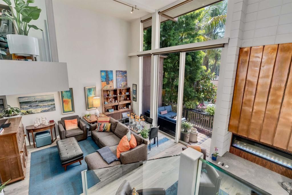 listing image 130720551371678019835
