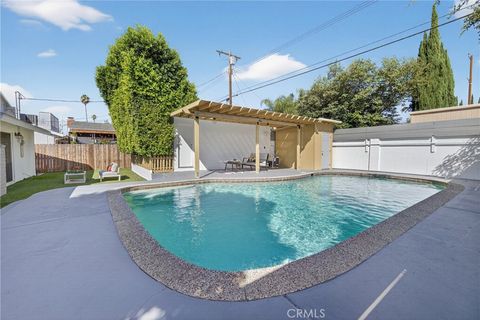 Tiny photo for 22637 Covello, West Hills, CA 91307 (MLS # SR26029160)