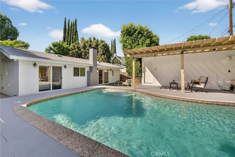 Tiny photo for 22637 Covello, West Hills, CA 91307 (MLS # SR26029160)
