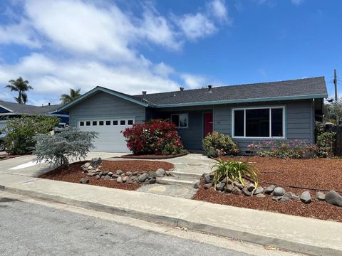 Photo of 142 Sir Francis Court, Capitola, CA 95010 (MLS # ML82053609)