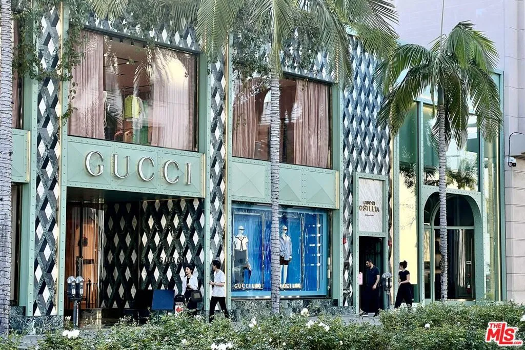 Beverly Hills, California 90210, United States, 2 Bedrooms Bedrooms, ,3 BathroomsBathrooms,Residential,Active,201795