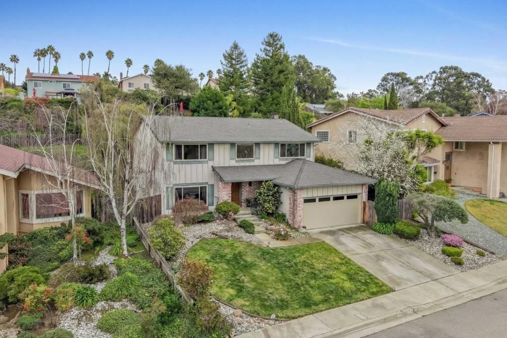 Photo of 25638 West Camino Vista Vis, Hayward, CA 94541 (MLS # ML82036672)