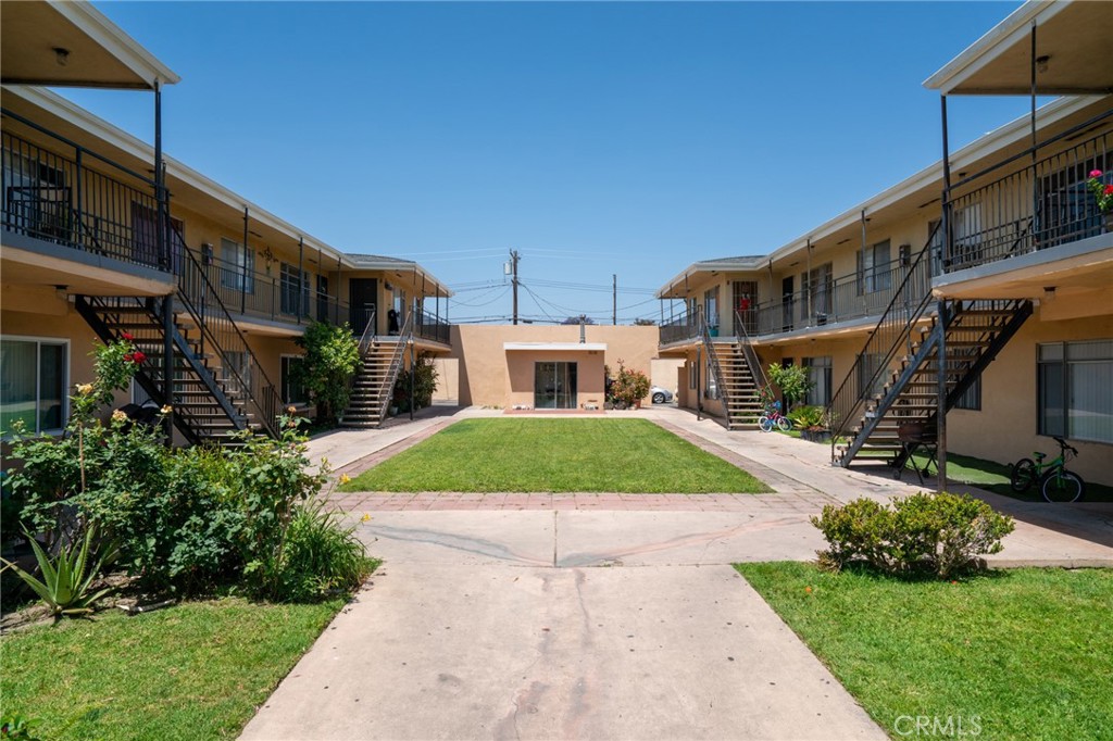 9551-9561 Maureen Drive