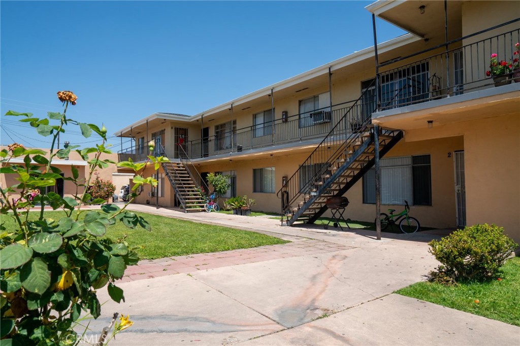 9551-9561 Maureen Drive