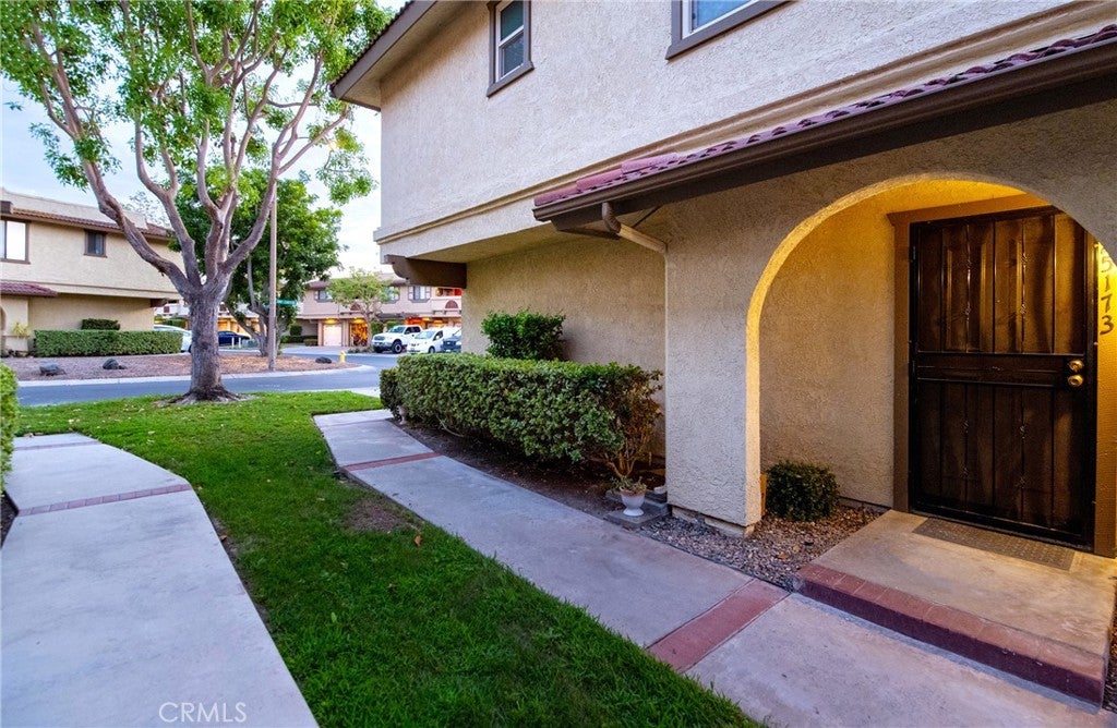 25173 Oak Canyon LN