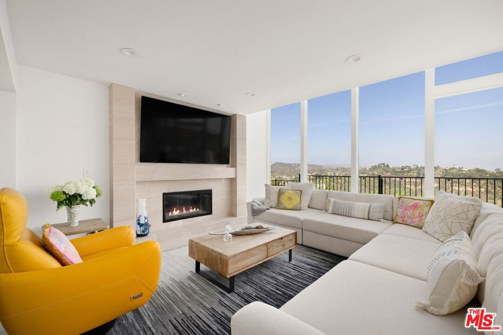 Photo of 1244 Stradella Road, Los Angeles, CA 90077 (MLS # 26635957)