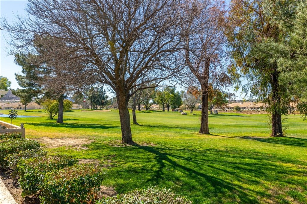 573 La Costa Dr