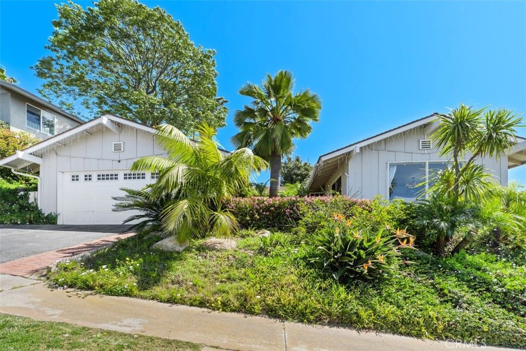 Photo of 3068 Zell Drive, Laguna Beach, CA 92651 (MLS # OC25190867)