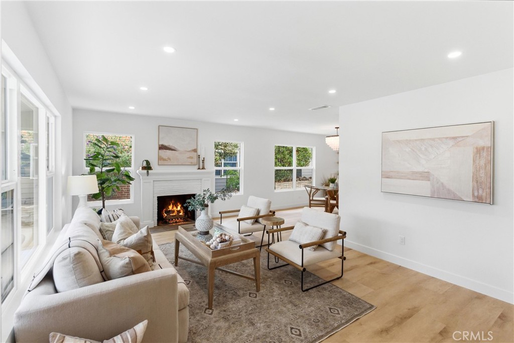 2534 Santiago Street