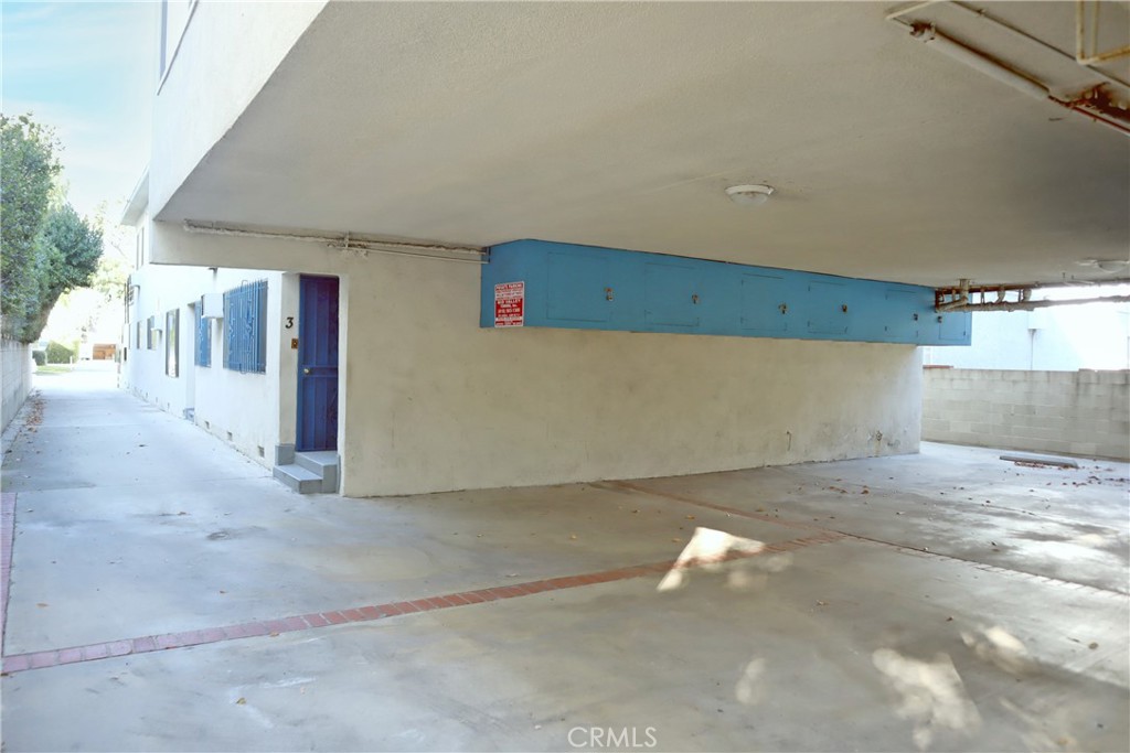 11100 Camarillo Street