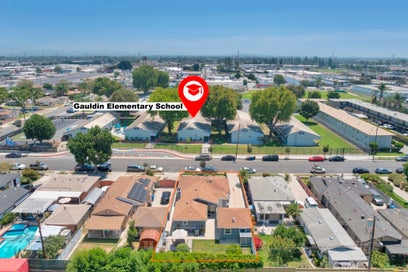 12327 Dunrobin Downey CA 90242