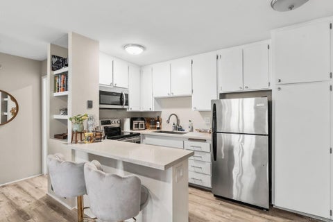 Photo of 6354 Rancho Mission Rd RD #517, San Diego, CA 92108 (MLS # 260024504SD)
