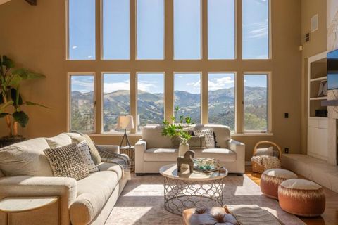 Photo of 25983 High Terrace Lane, Salinas, CA 93908 (MLS # ML82044325)