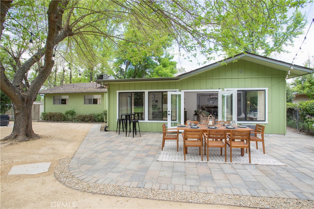 8975 Azucena Avenue