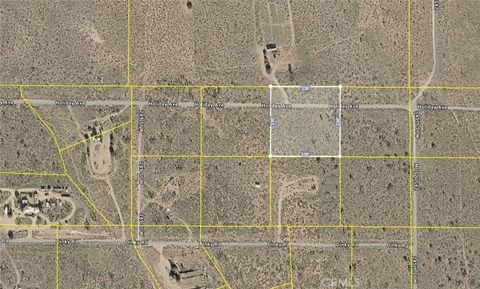 Photo of 24800 Holiday Avenue, Rosamond, CA 93560 (MLS # SR26026239)