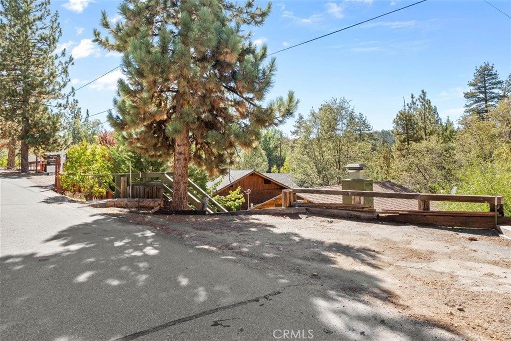 1132 Crags Lane